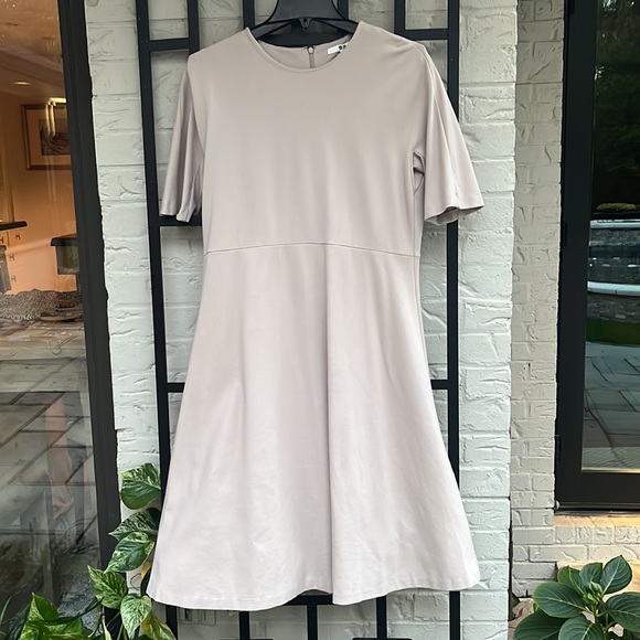 Uniqlo Dresses & Skirts - Uniqlo Short Sleeve Midi Dress Size Large
